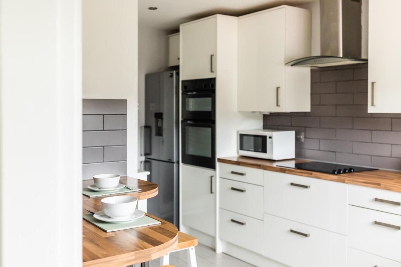 Lovely House In Welwyn With Garden And Off Road Parking 웰린가든시티 외부 사진